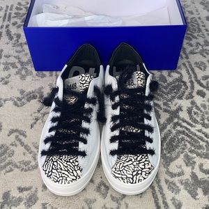 Brand new P448 black & white sneakers sz 9/39